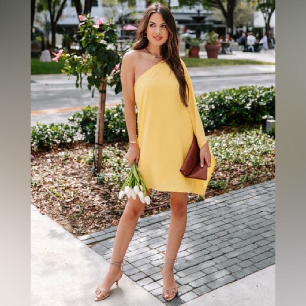NWOT VICI “Side to Side One Shoulder Yellow Dress” (Pretty Wedding Guest Dress!)